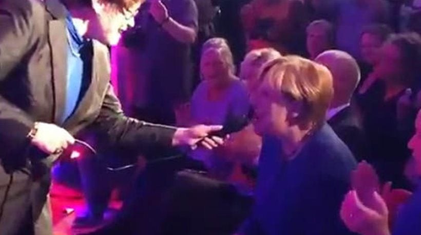 Η Α.Μέρκελ μεράκλωσε και το ‘ριξε στο τραγούδι – Ετοιμάζεται να… γλεντήσει και πάλι την Ελλάδα (βίντεο)